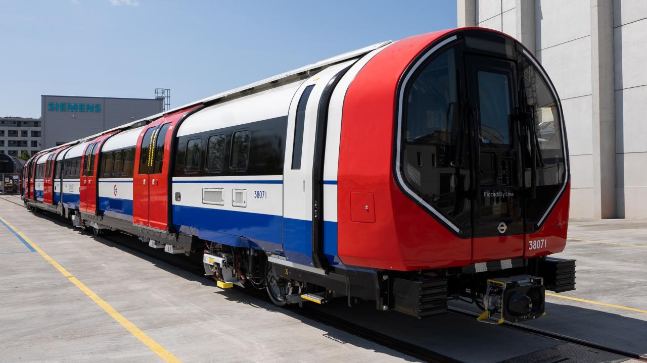 London Underground train capable of running without a driver undergoes ... London Underground train capable of running without a driver undergoes ...